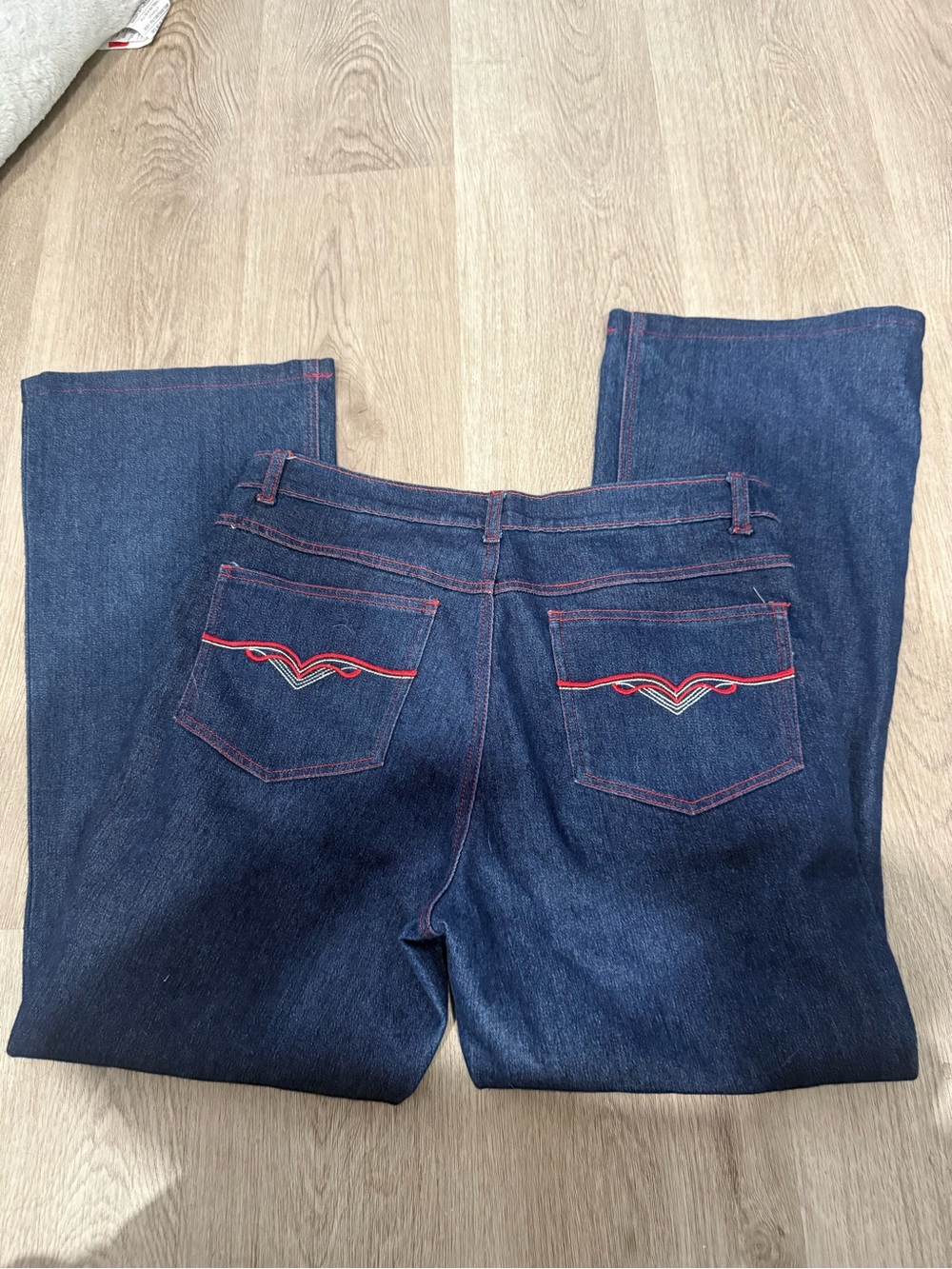 Women’s Dark Blue Denim Jeans with Red Accent Stitching vintage Y2K later jeans